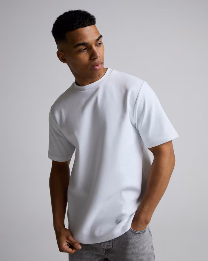 Celebre Core T-Shirt