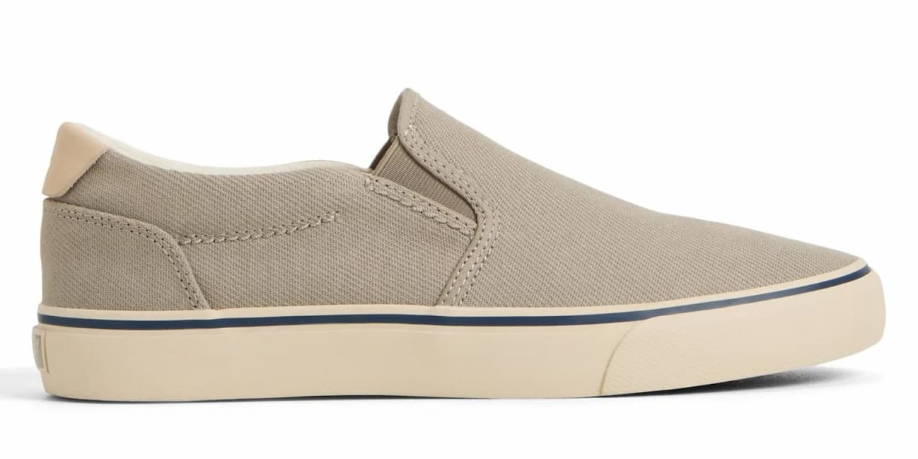 Helm Slip-on Sneaker