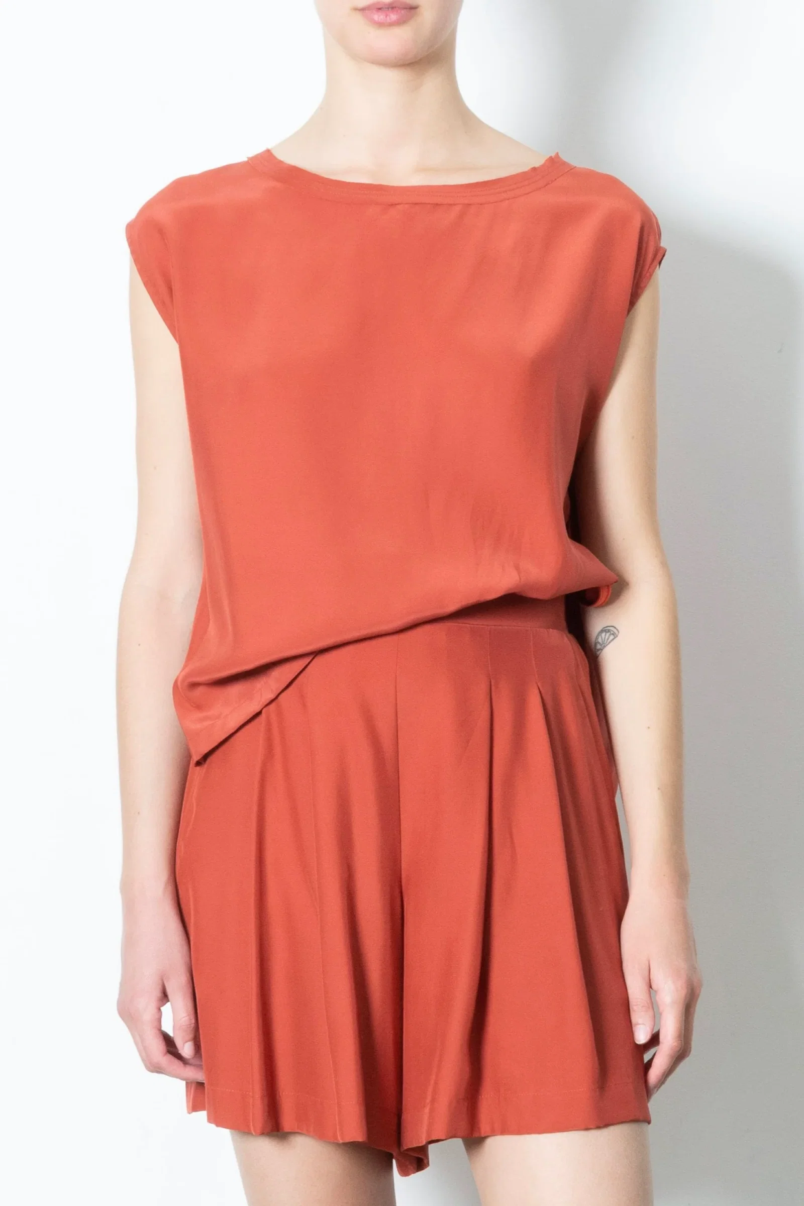 Image of Silk Square Tee - THOMPSON