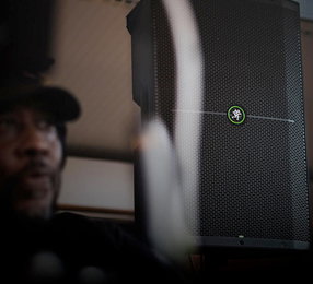 Save on Mackie Thump Loudspeakers!