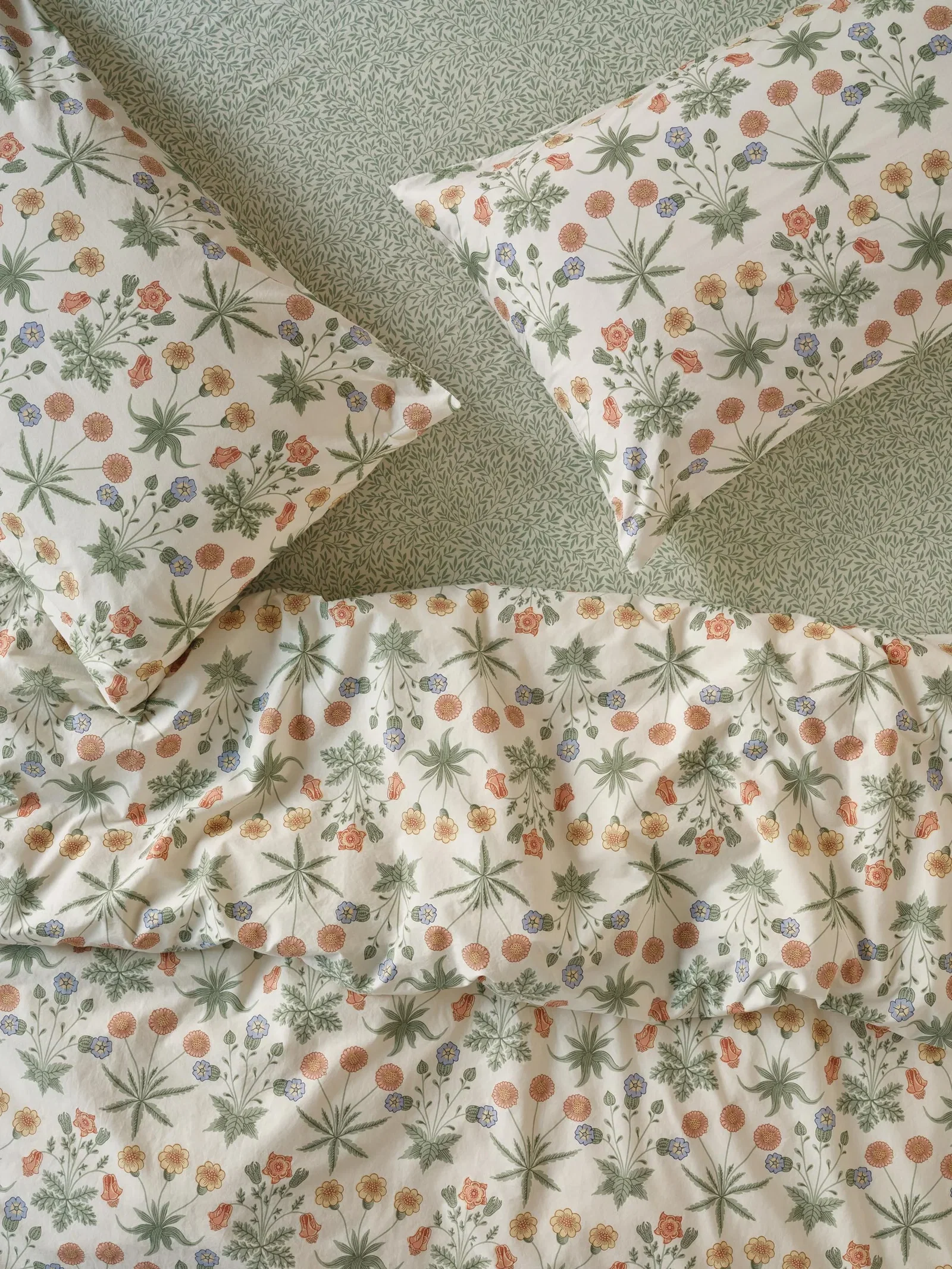 Image of Sage & Mindful Cream Daisy Cotton Duvet Cover