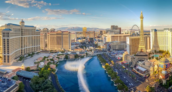 ✈ Las Vegas: 3- or 4-Day Escape with Flights & Hard Rock Café Tour
