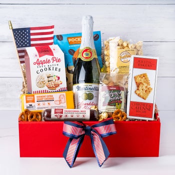 Napa Sonoma Supply, 4th of July Celebration Picnic Gift Box