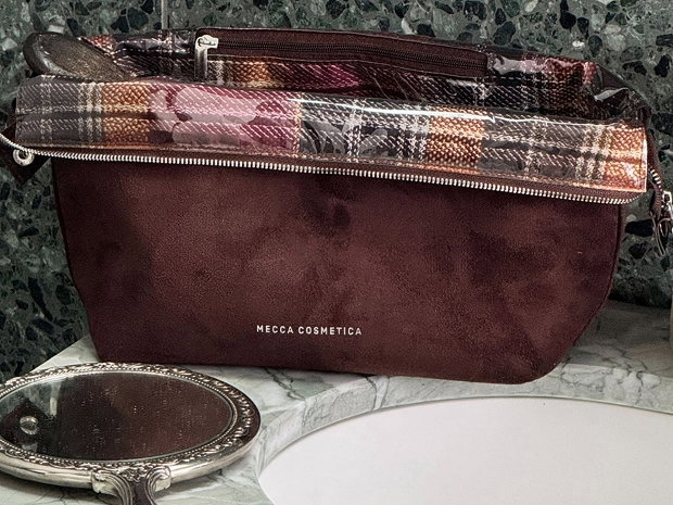 Your MECCA COSMETICA Gift Is Waiting...