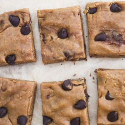 Homemade Collagen Protein Bars: Peanut Butter or Chocolate