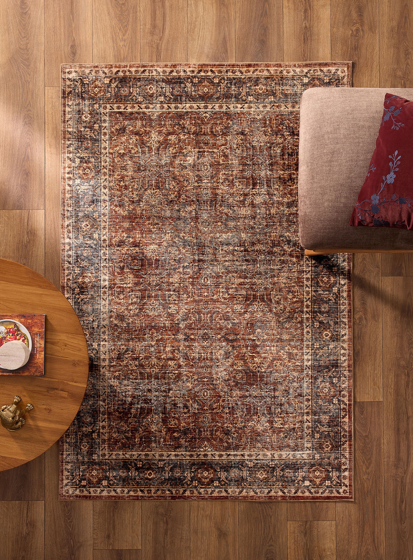 Brown and burnt orange Persian-style rug<br>120 x 180 cm