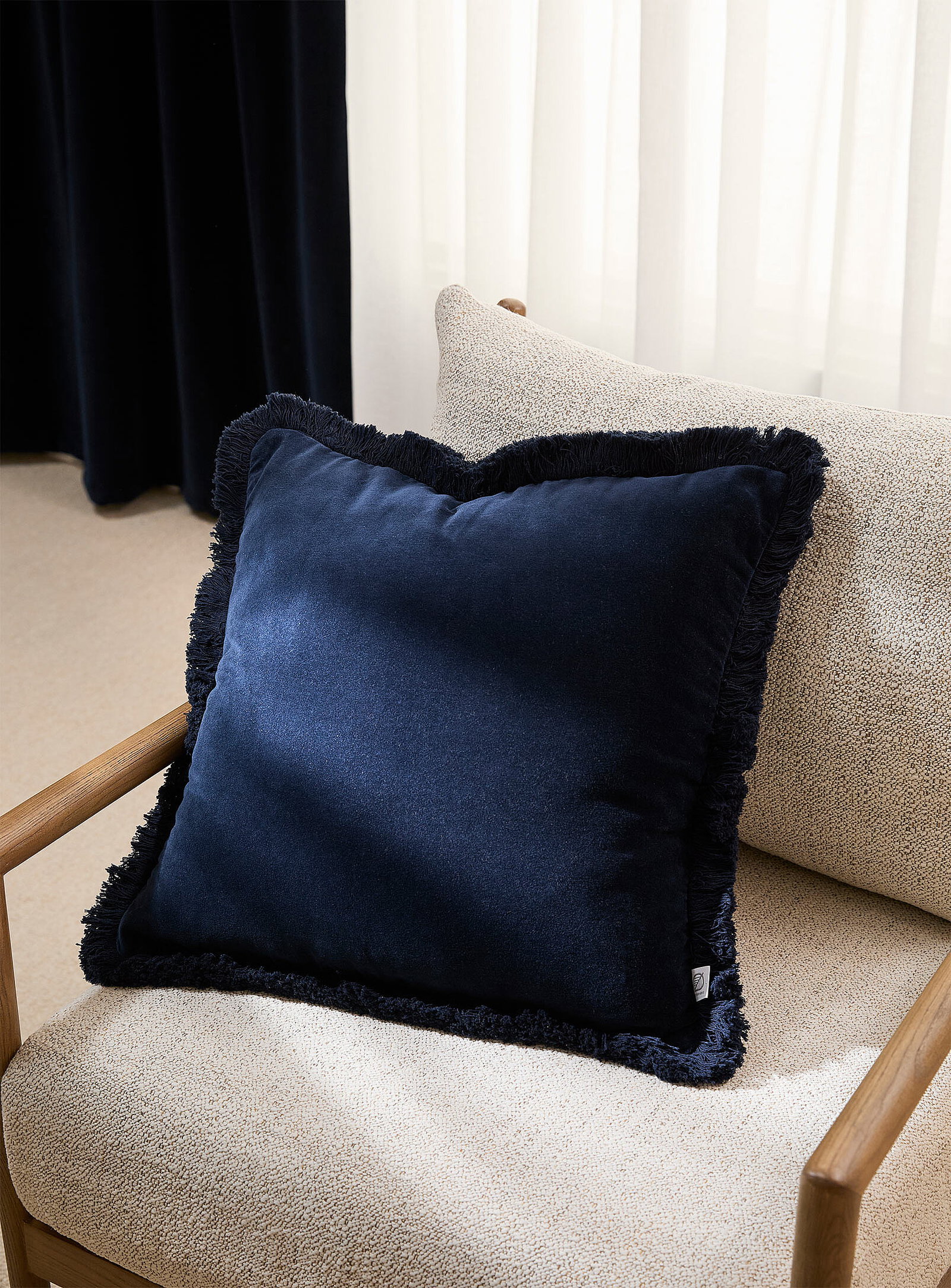 Sumptuous velvet fringed removable-cover cushion<br>50 x 50 cm