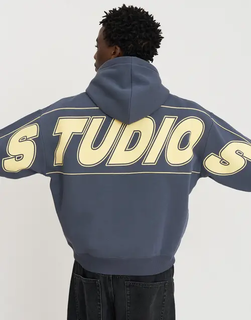 Studios Oversized Cropped Hoodie