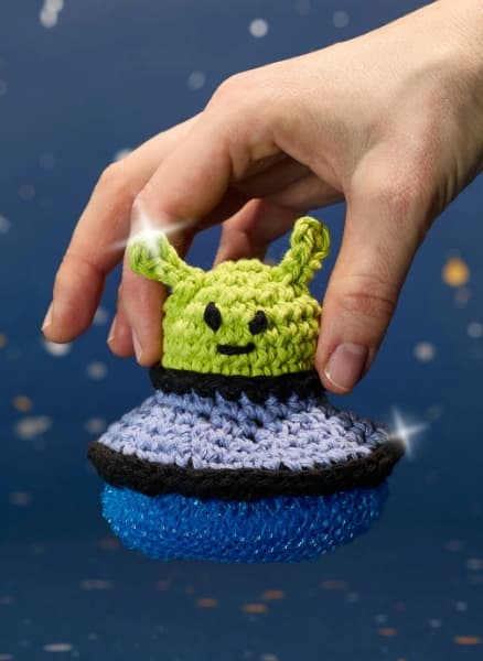 Free Lily Take me to Your Cleaner Crochet Scrubber Pattern