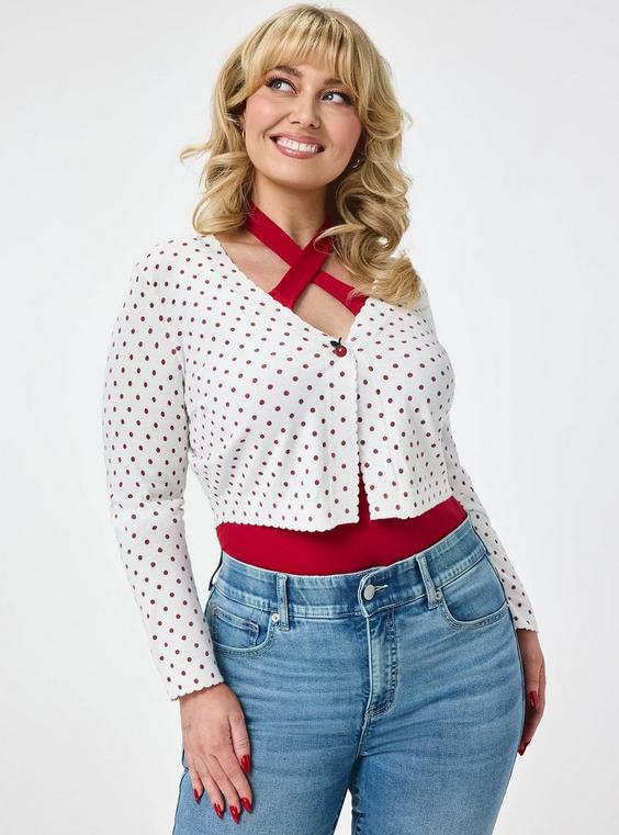 Retro Chic Scallop Edge Cardigan