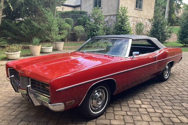 Suntanning for Six: 1970 Ford XL Convertible