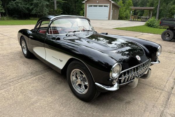  1957 Chevrolet Corvette Convertible 283/270HP –Both Tops
