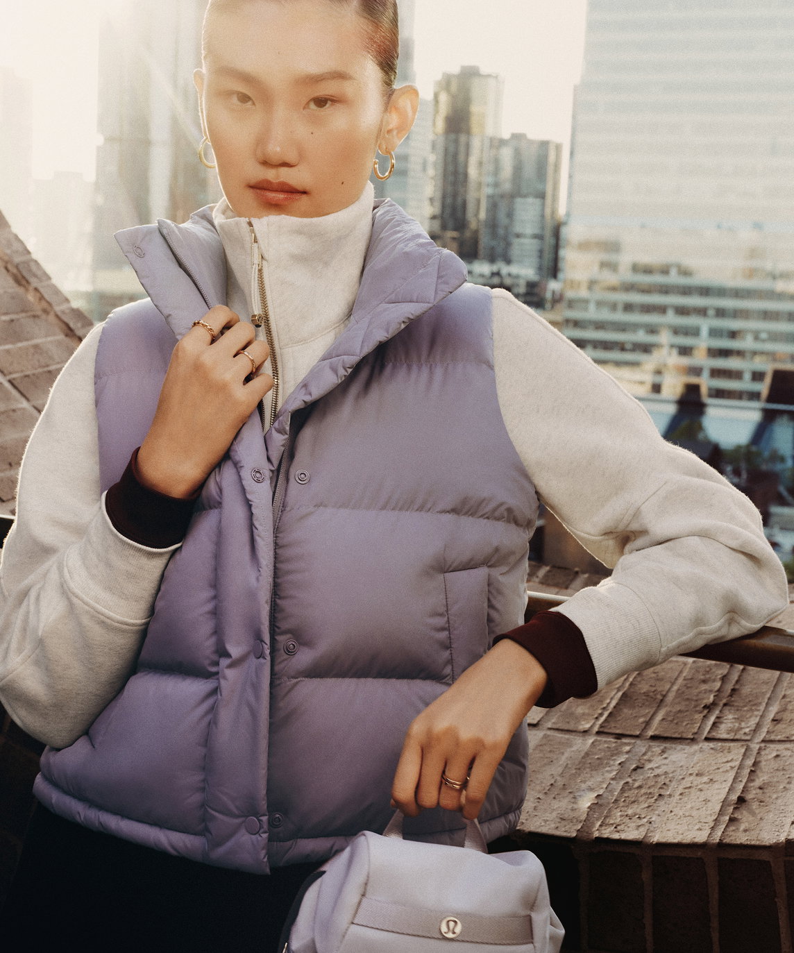 Woman wearing Scuba and Wunder Puff.