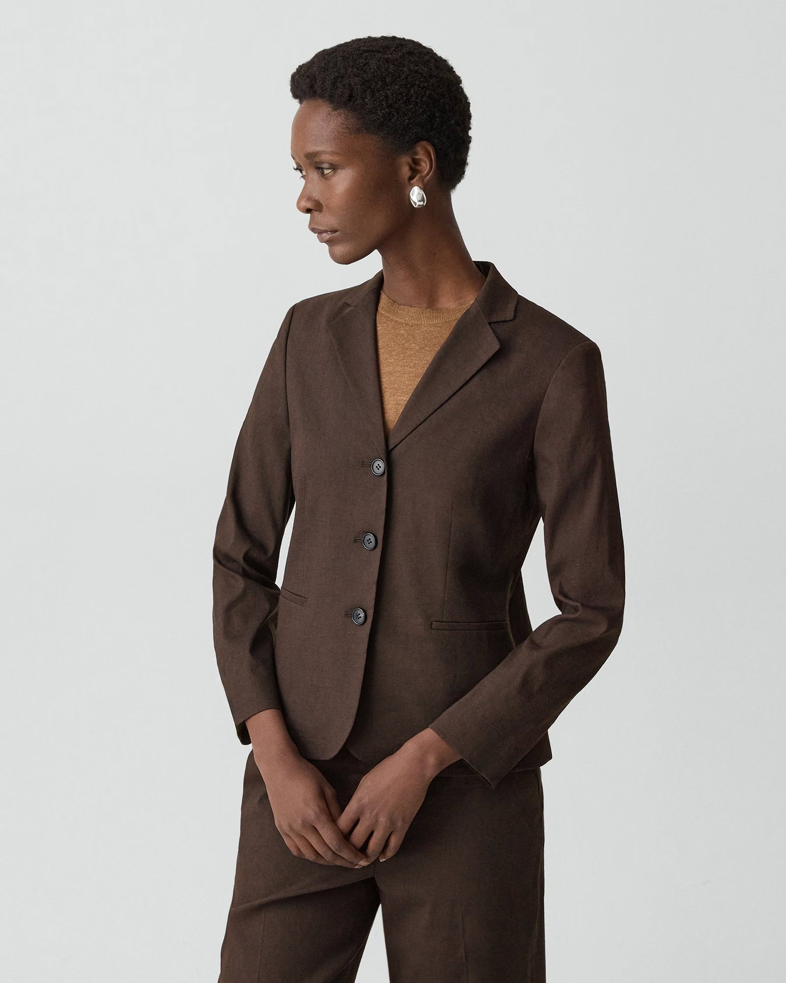 Shrunken Three-Button Blazer in Good Linen