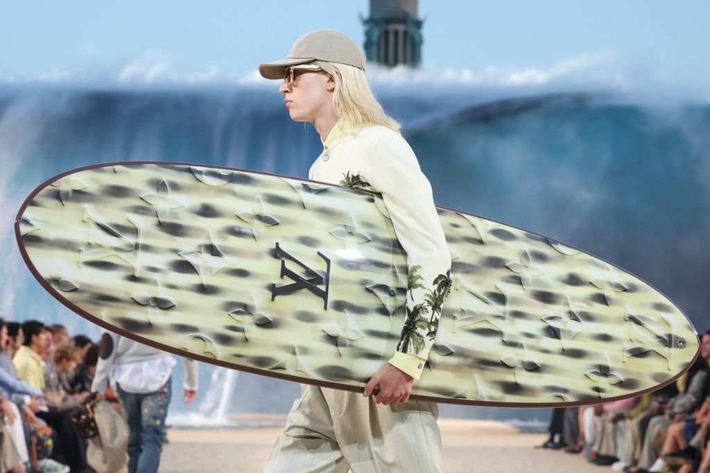 Louis Vuitton surgboard
