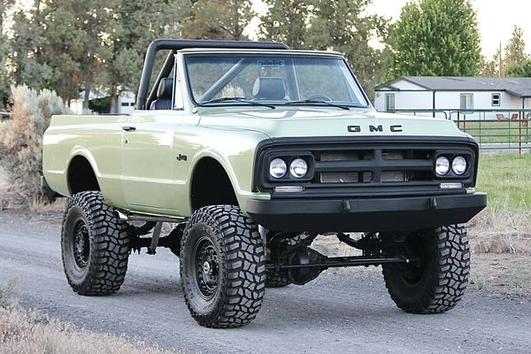 1970 GMC Jimmy 4x4 Restomod With a Big-Block V8