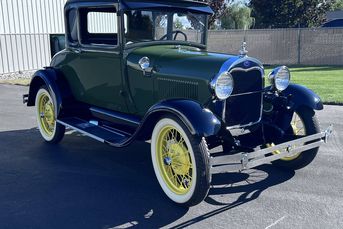 Beautifully Restored 1929 Ford Model A 5-Window Coupe