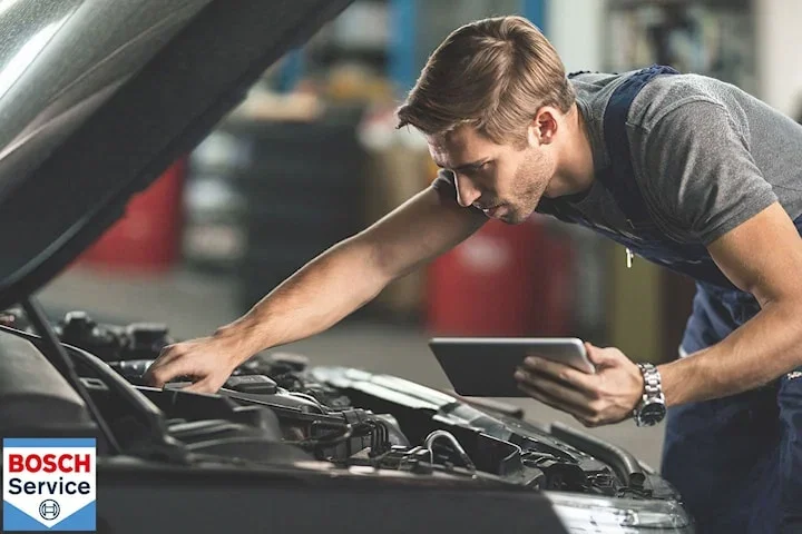 Felsökning för personbil hos Bosch Car Service på Södermalm