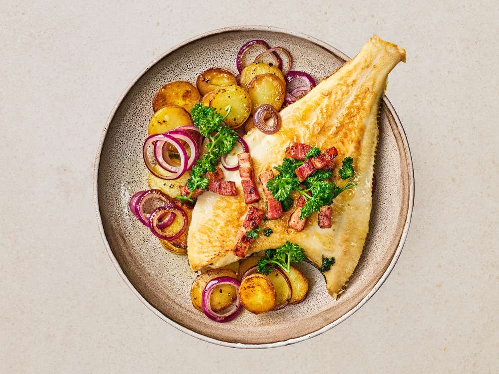 Scholle mit Speck und Lyoner Bratkartoffeln
