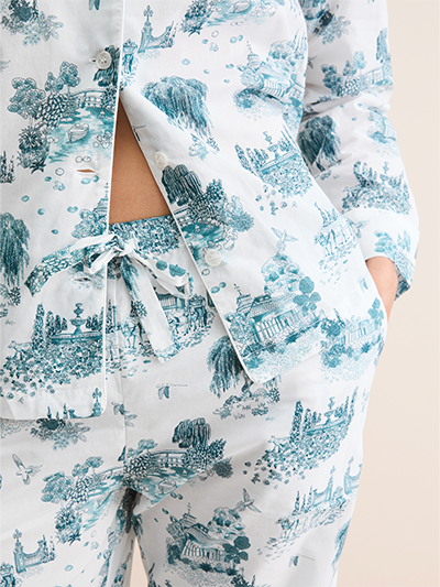 Women's Pyjamas in London Toile White