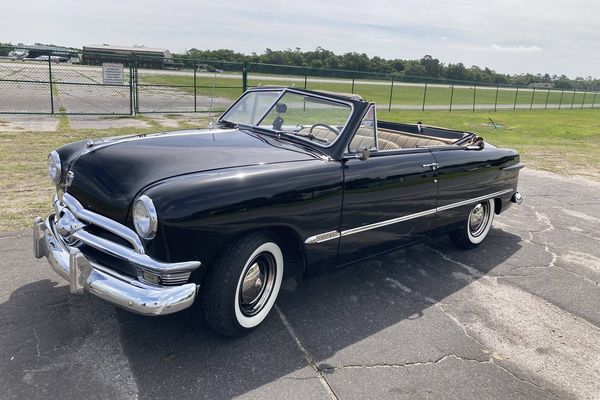 1950 Ford Custom Deluxe 