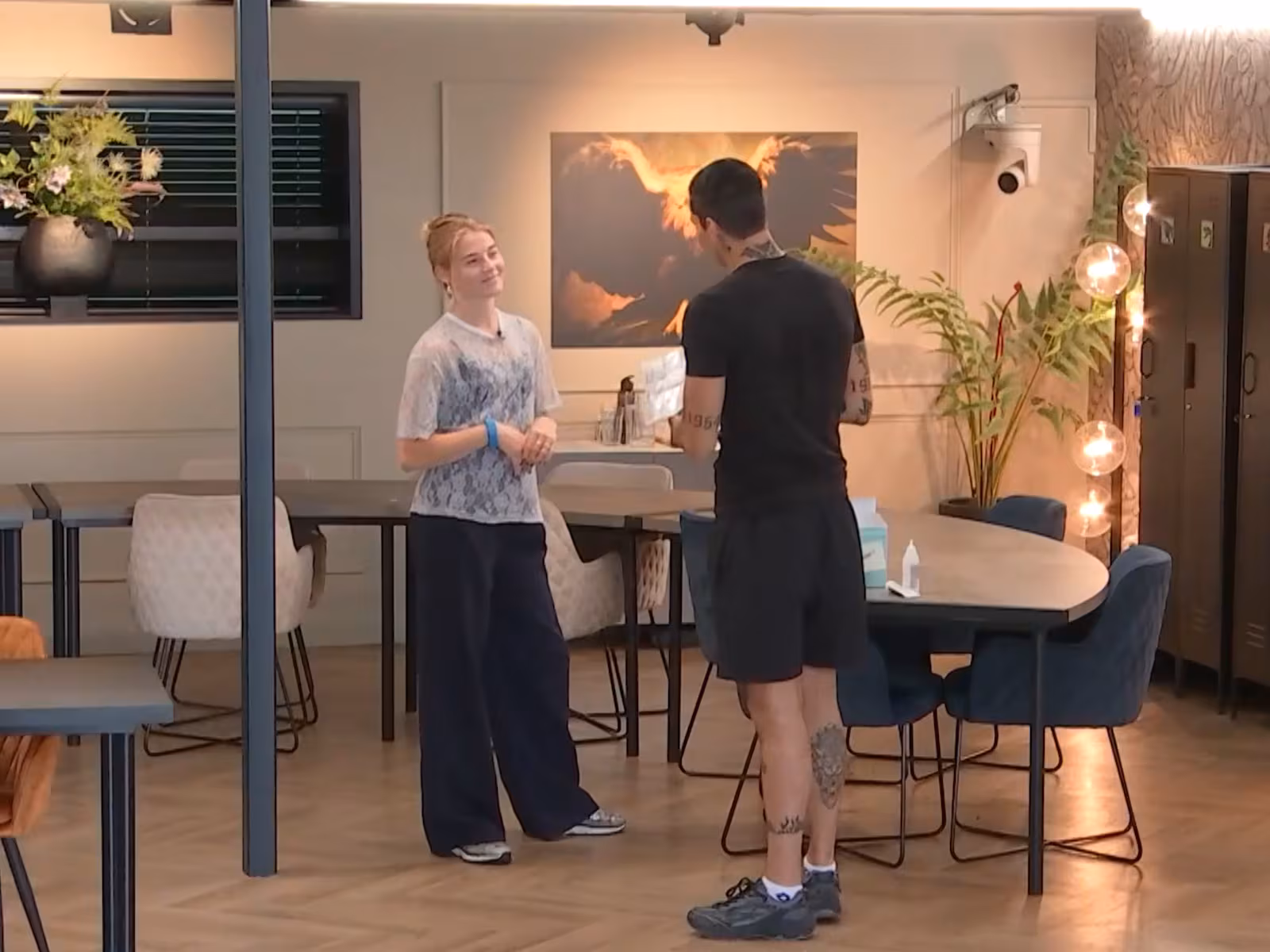 Zorgen om vriend De Bondgenoten-Anouk nemen toe: ‘Ze moet wakker worden geschud’