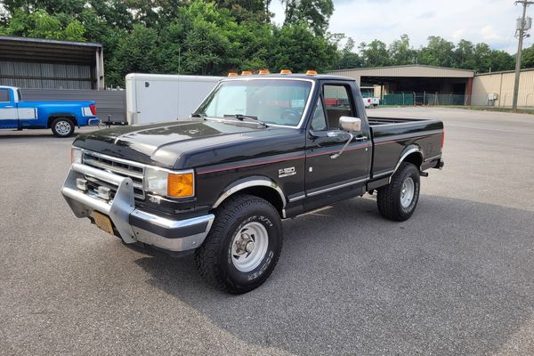 One-Owner 1989 Ford F150 Lariat 4x4 Pickup