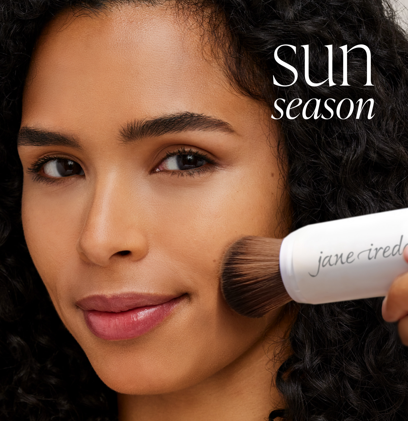 model applying Powder-Me SPF 