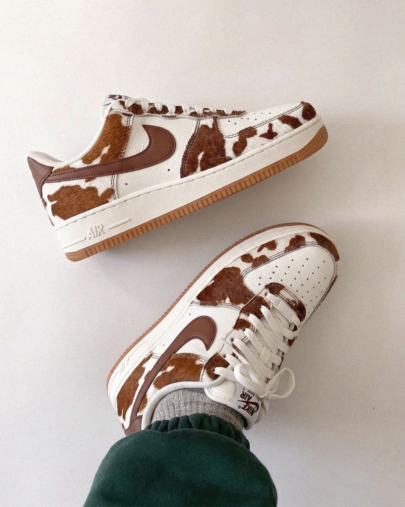 Texturas naturales, tonos tierra y una nueva lectura de una de las siluetas más reconocibles de Nike.

Disponibles en C/Paseo, 23_Ourense y en 4elementos.com

#4elementos #nike #airforce1 #womensstyle #sneakers
