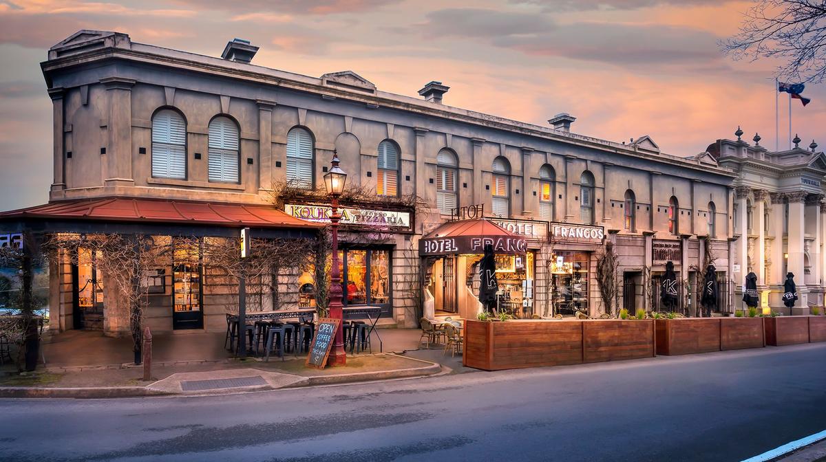 Boutique Daylesford Spa Country Retreat 90 Minutes from Melbourne with Daily Breakfast & Dining Credit