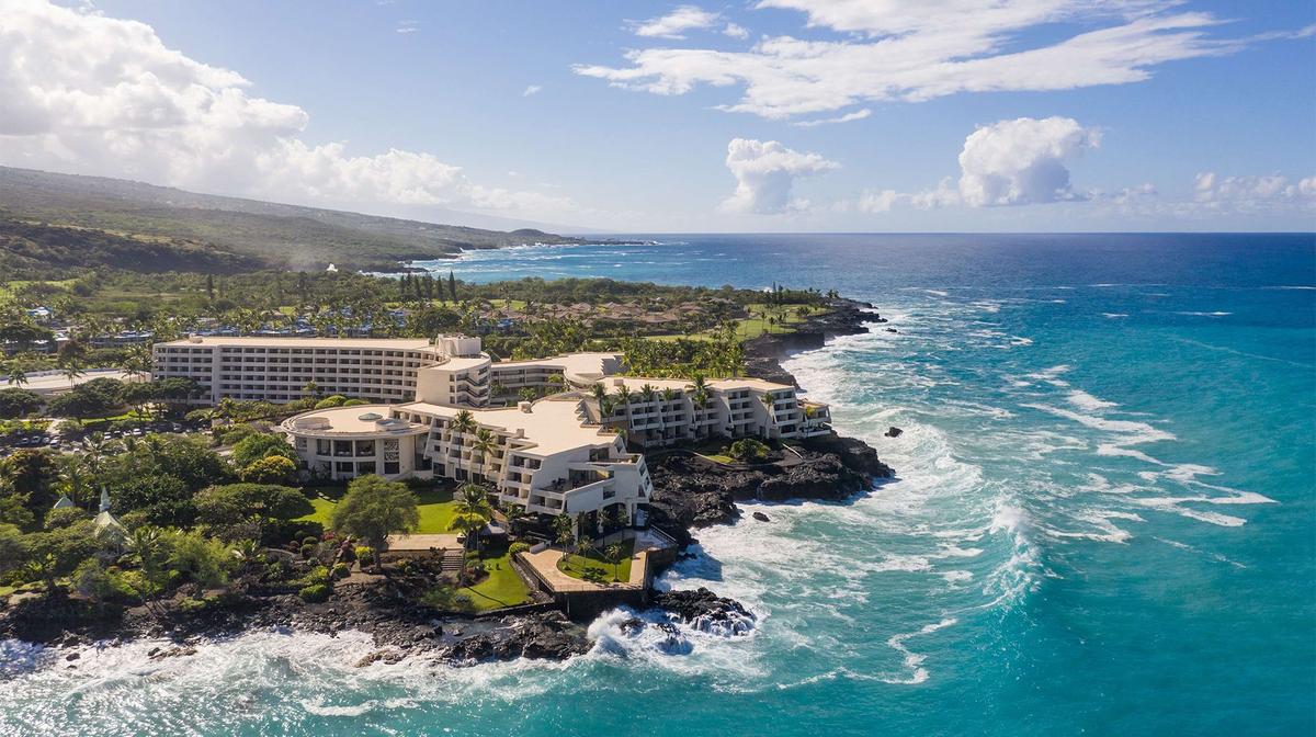 Hawaii Kona Coast Clifftop Oasis near Keauhou Bay with Club Lounge Access & Nightly Drinks