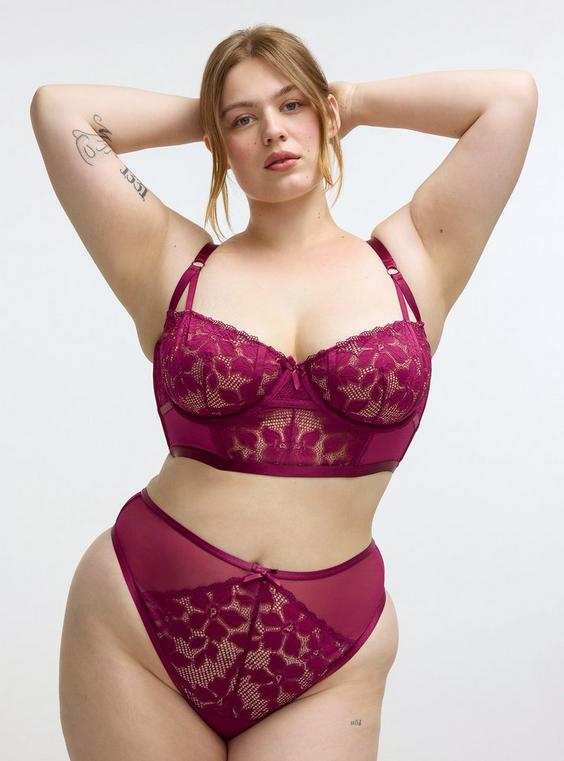Ava Lace & Mesh Mid-Rise Thong Panty