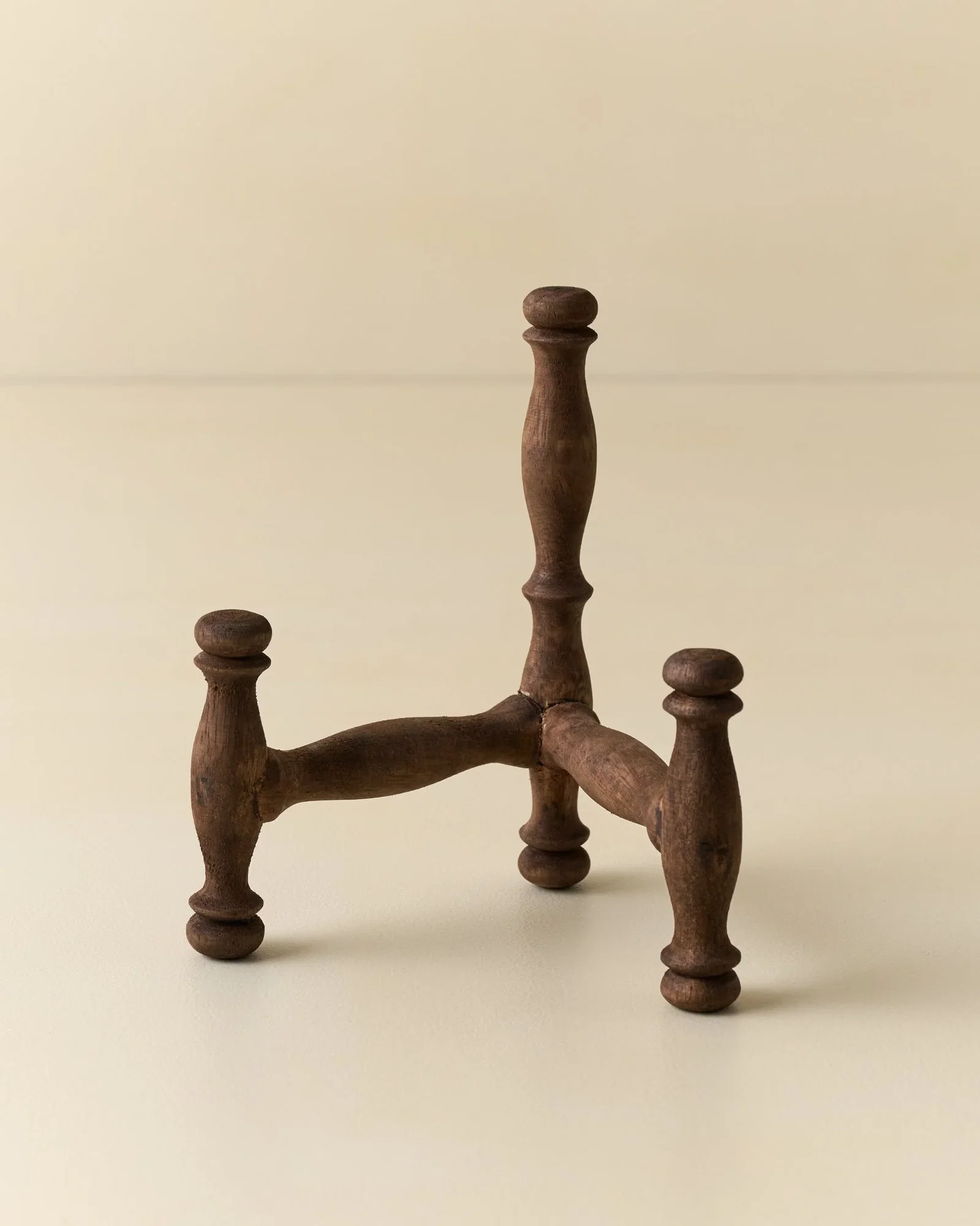 Harrison Antiqued Wood Photo Easel