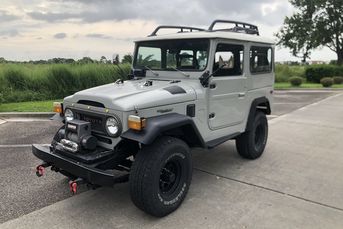 1975 Toyota FJ40 Land Cruiser 4x4 Restomod With a Chevy 350 V8