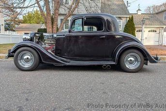 1935 Chevrolet Deluxe 3 Window With a Small Block 350 V8
