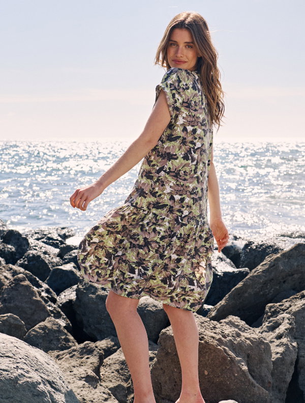 Sommer-Kleid mit schönem Print