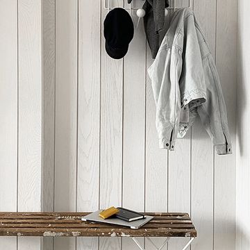 Timeline Classic Oak Shiplap Sample