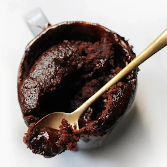 Easy self-saucing chocolate mud cakes
