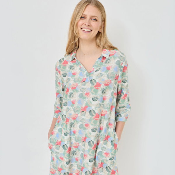 Kurzes Kleid im floralen Look