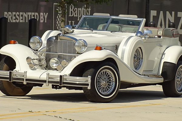 1986 Excalibur Series 5 Phateon Convertible With Power Assist Top