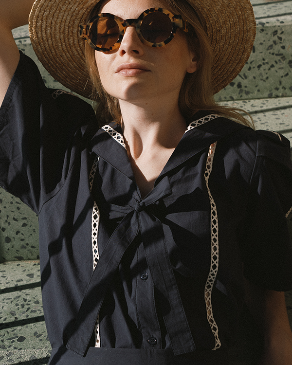 SAILOR_NECK_BLOUSE