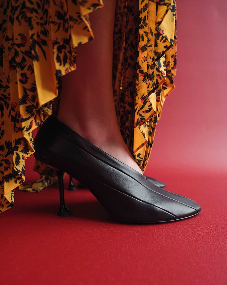 Cropped Image of Tee 85 Piece Pumps