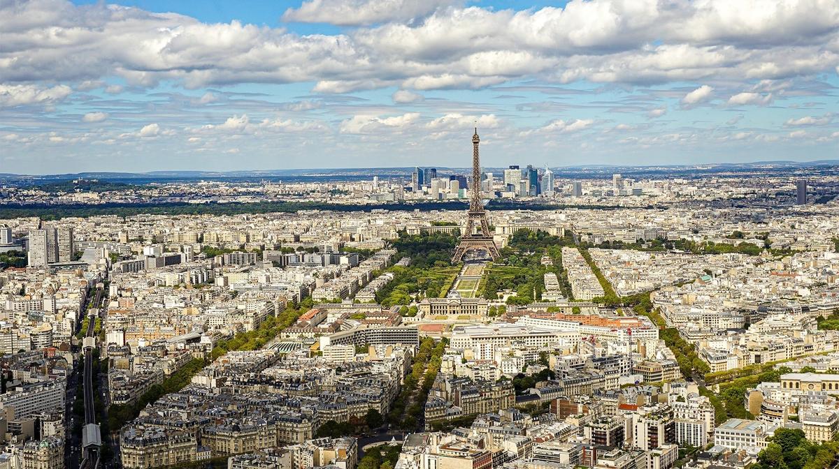 Boutique Paris Escape in Montparnasse with Daily Breakfast & Nightly Drinks