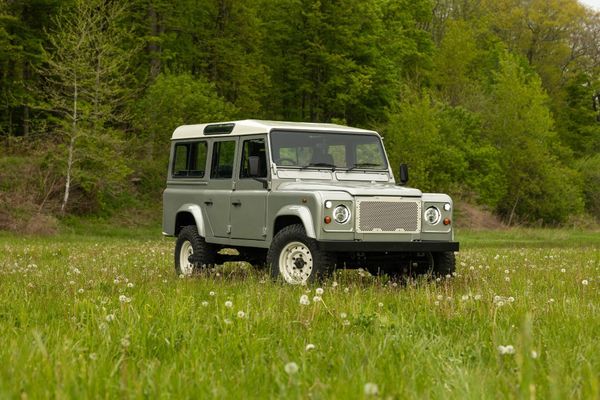 Fully Restored 1995 Land Rover Defender 110