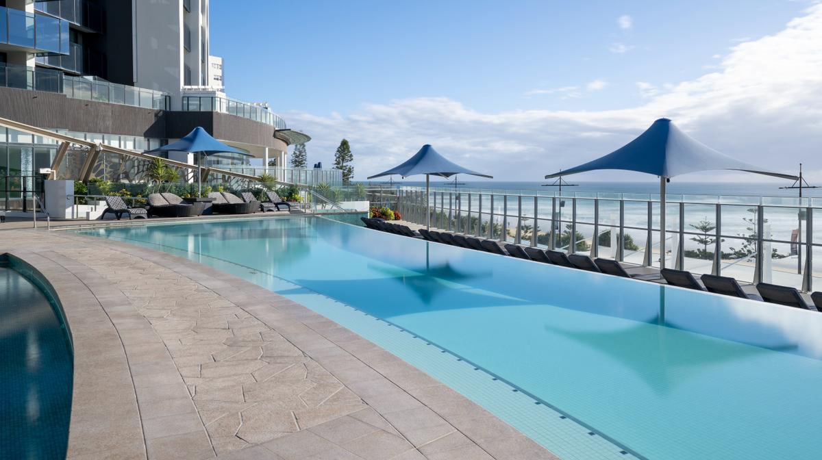 Surfers Paradise Two-Bedroom Apartments with Unlimited Dreamworld, WhiteWater World & SkyPoint Entry