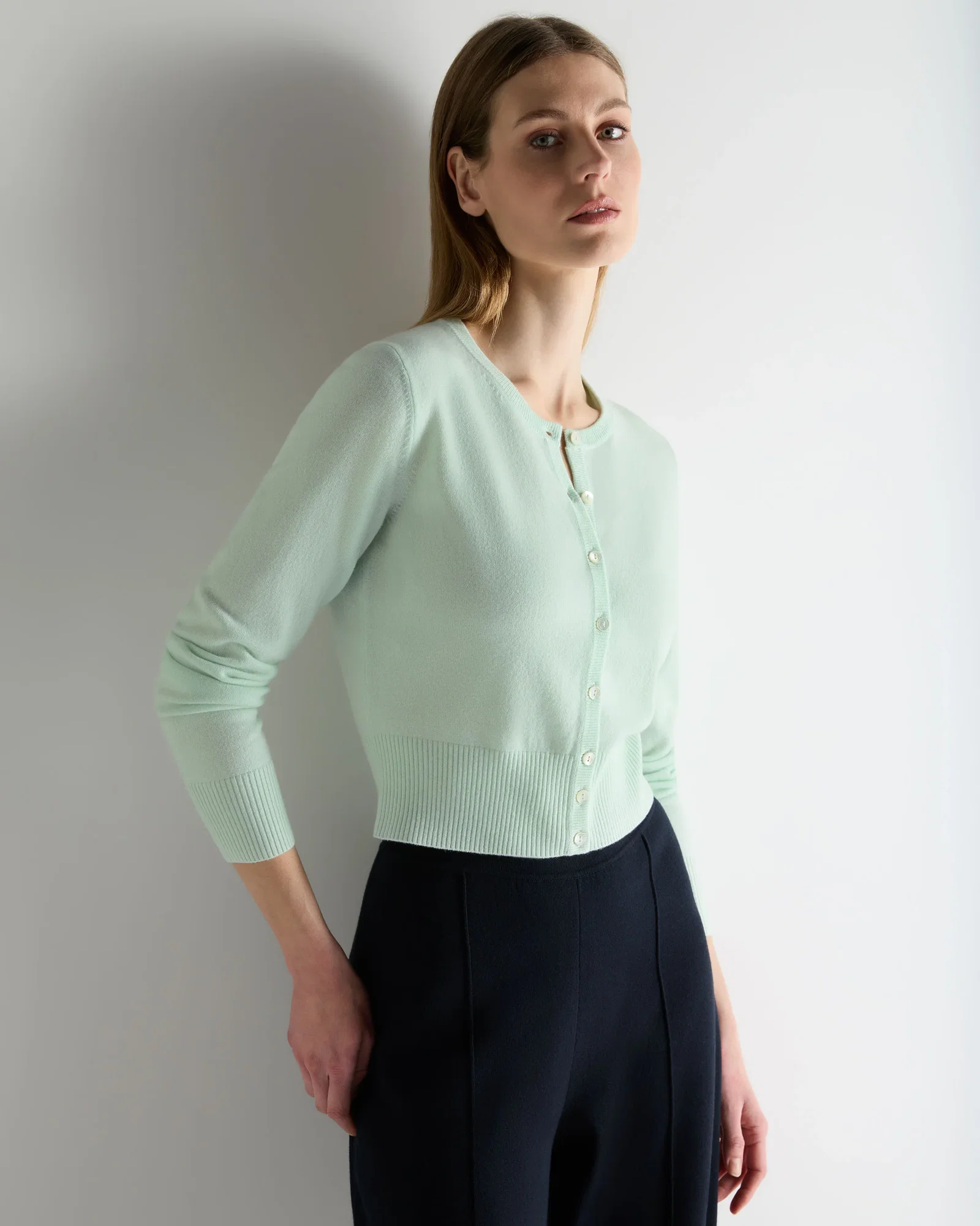 Image of Women's Ivy Cropped Cashmere Cardigan Mint Green
