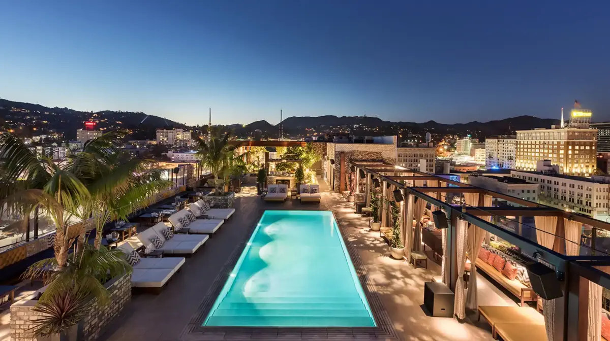 Stylish Hollywood Glamour near Walk of Fame with Rooftop Pool & Daily Breakfast