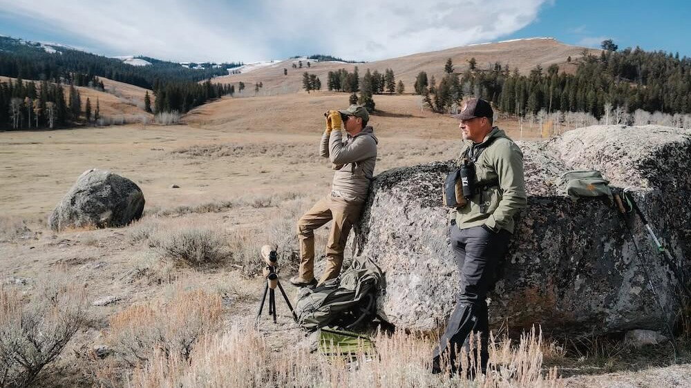 mark kenyon glassing in an open field