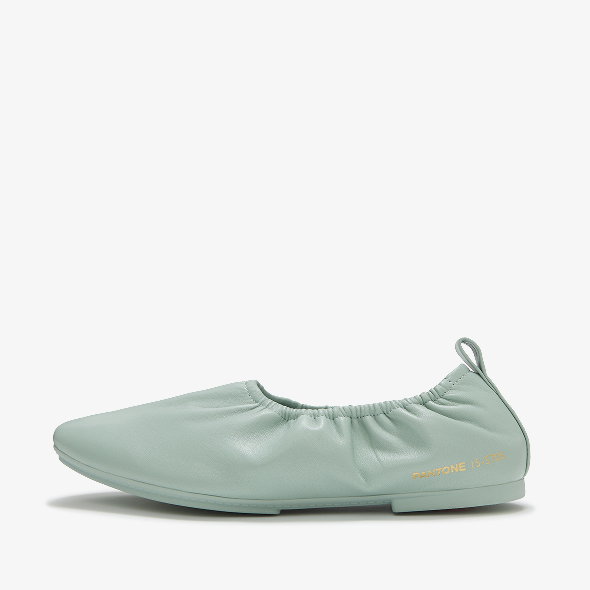 Pantone Poise Ballerina