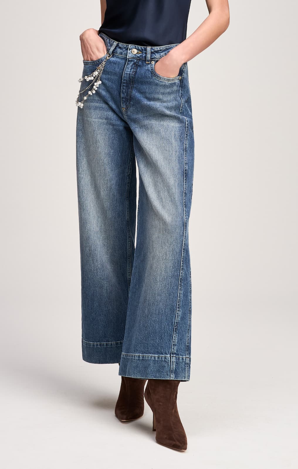https://cinqasept.nyc/products/pearl-chain-denim-betsy-jeans-in-amberstone-zp1030i11534z